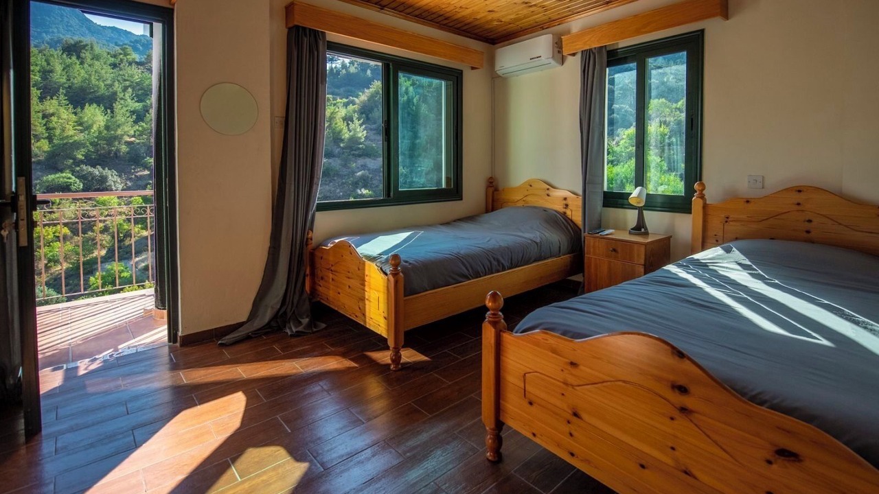 Photo of Bedroom in Politiko