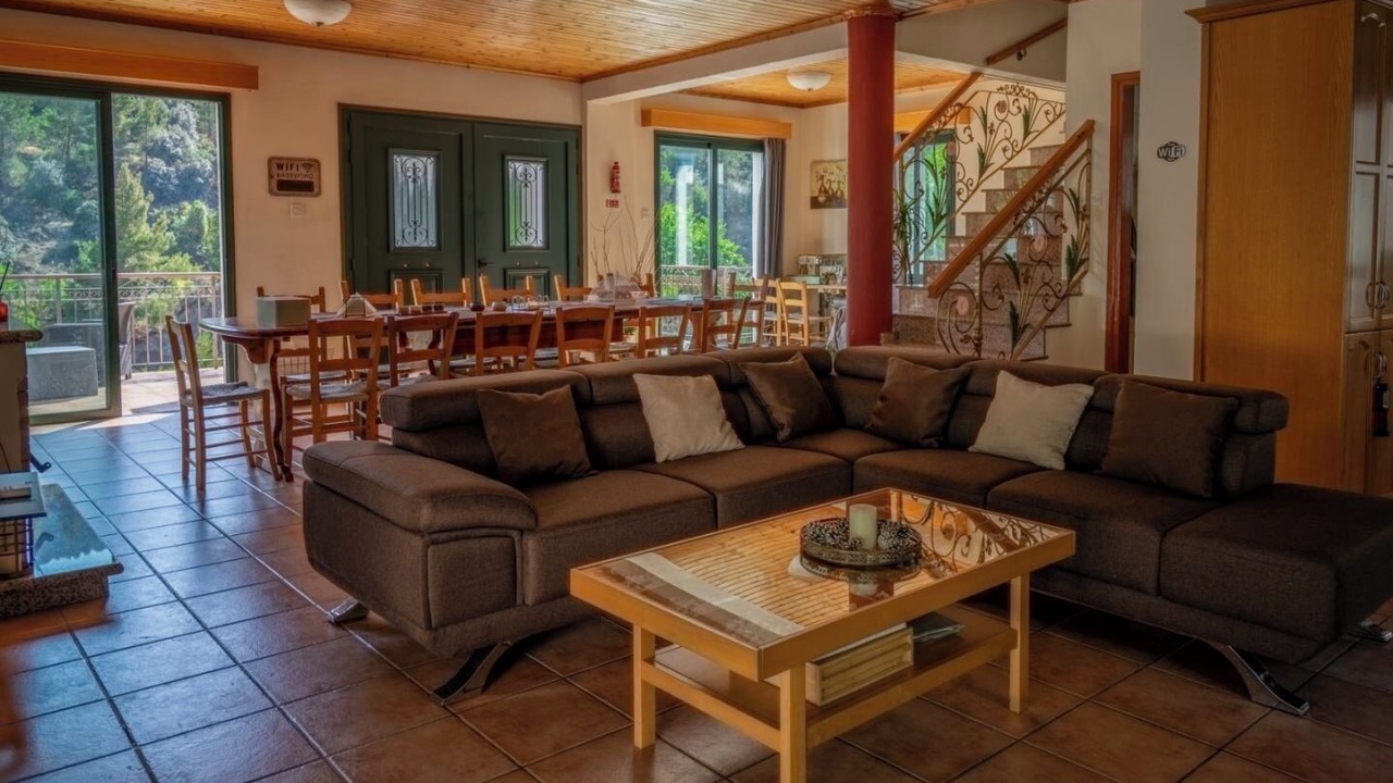 Photo of Livingroom in Politiko
