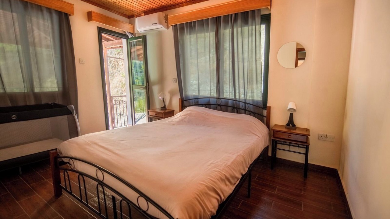 Photo of Bedroom in Politiko