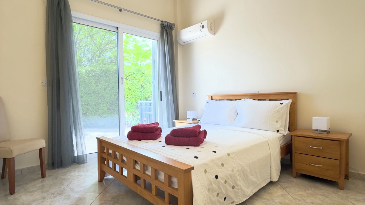 Photo of Bedroom in Peyia Town
