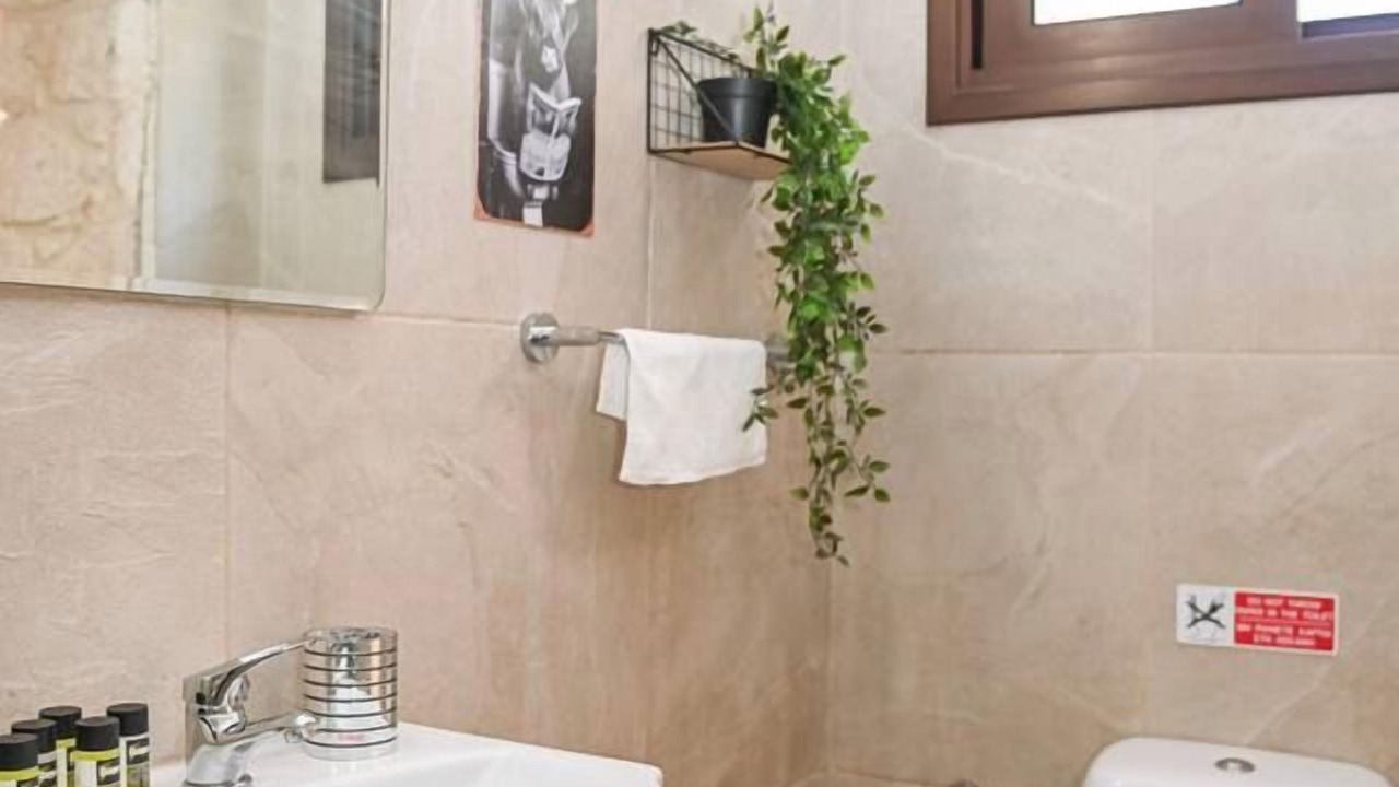 Photo of Bathroom in Lysos