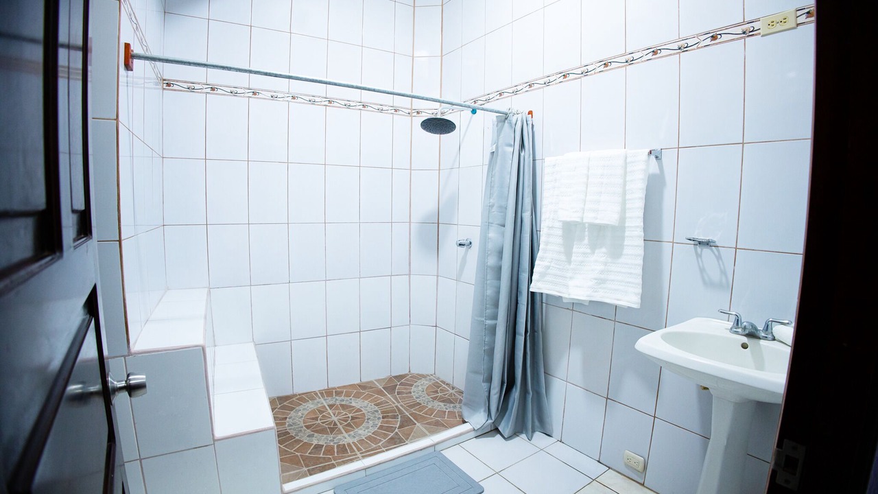 Photo of Bathroom in Leon