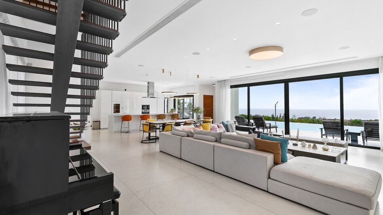 Photo of Livingroom in Peyia Town
