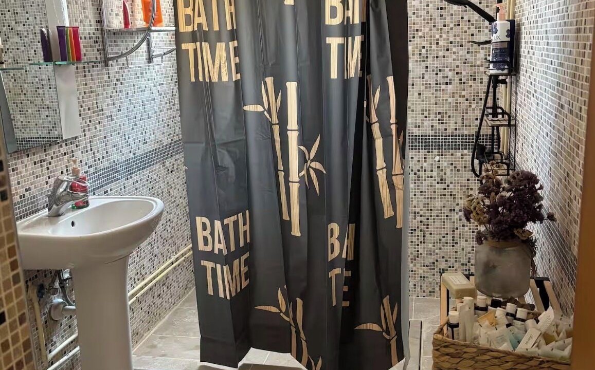 Photo of Bathroom in Emba