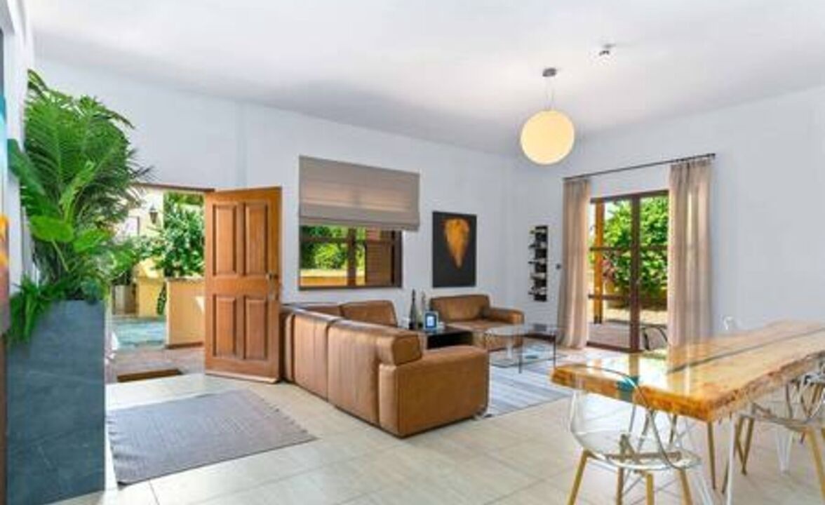 Photo of Livingroom in Aphrodite Hills