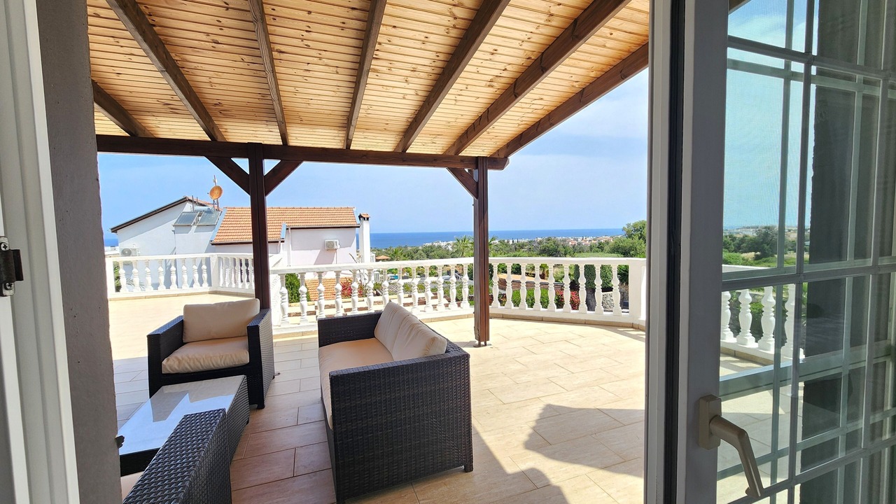 Photo of Patio Balcony in Esentepe