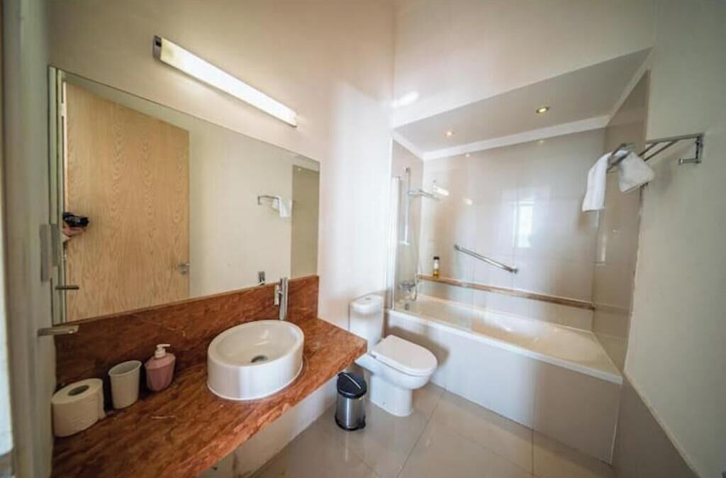 Photo of Bathroom in Pomos
