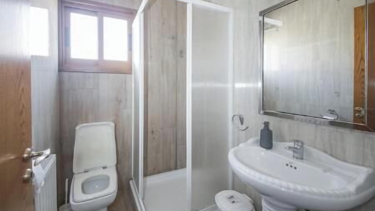 Photo of Bathroom in Pyla