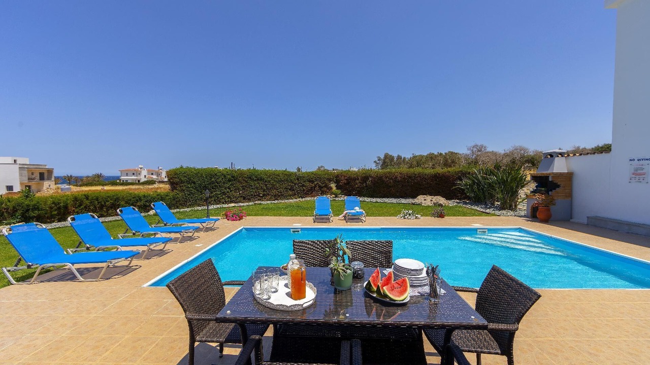 Photo of Outdoor in Pomos