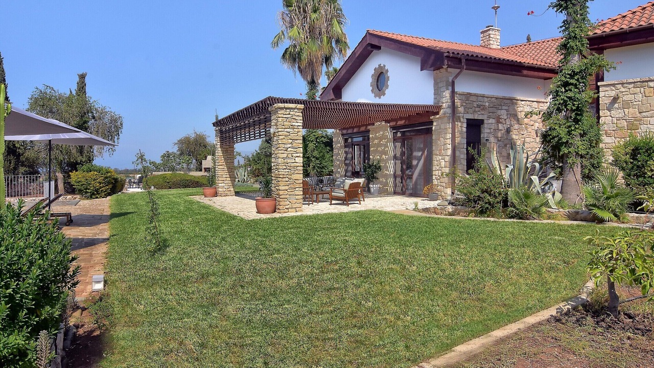 Photo of Outdoor in Polis