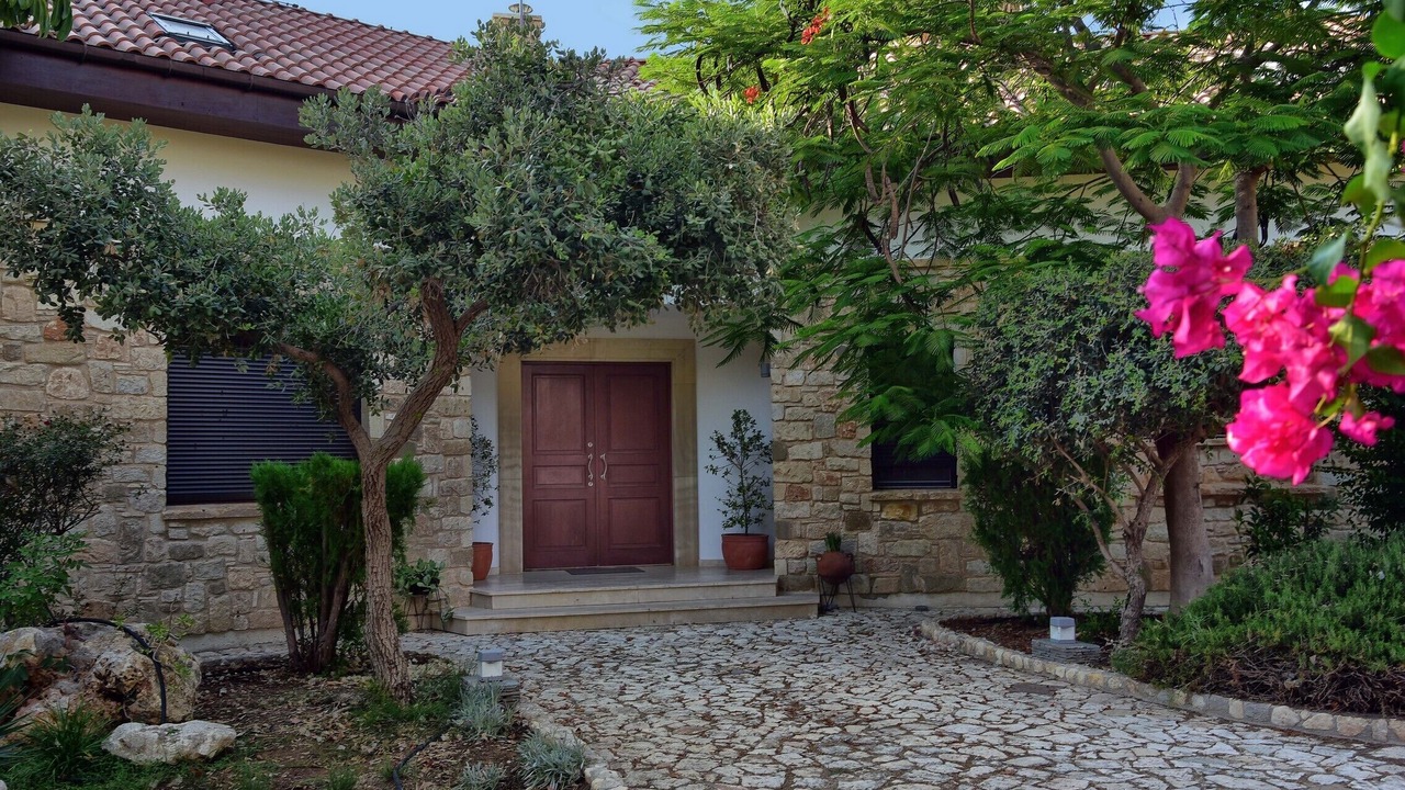 Photo of Outdoor in Polis