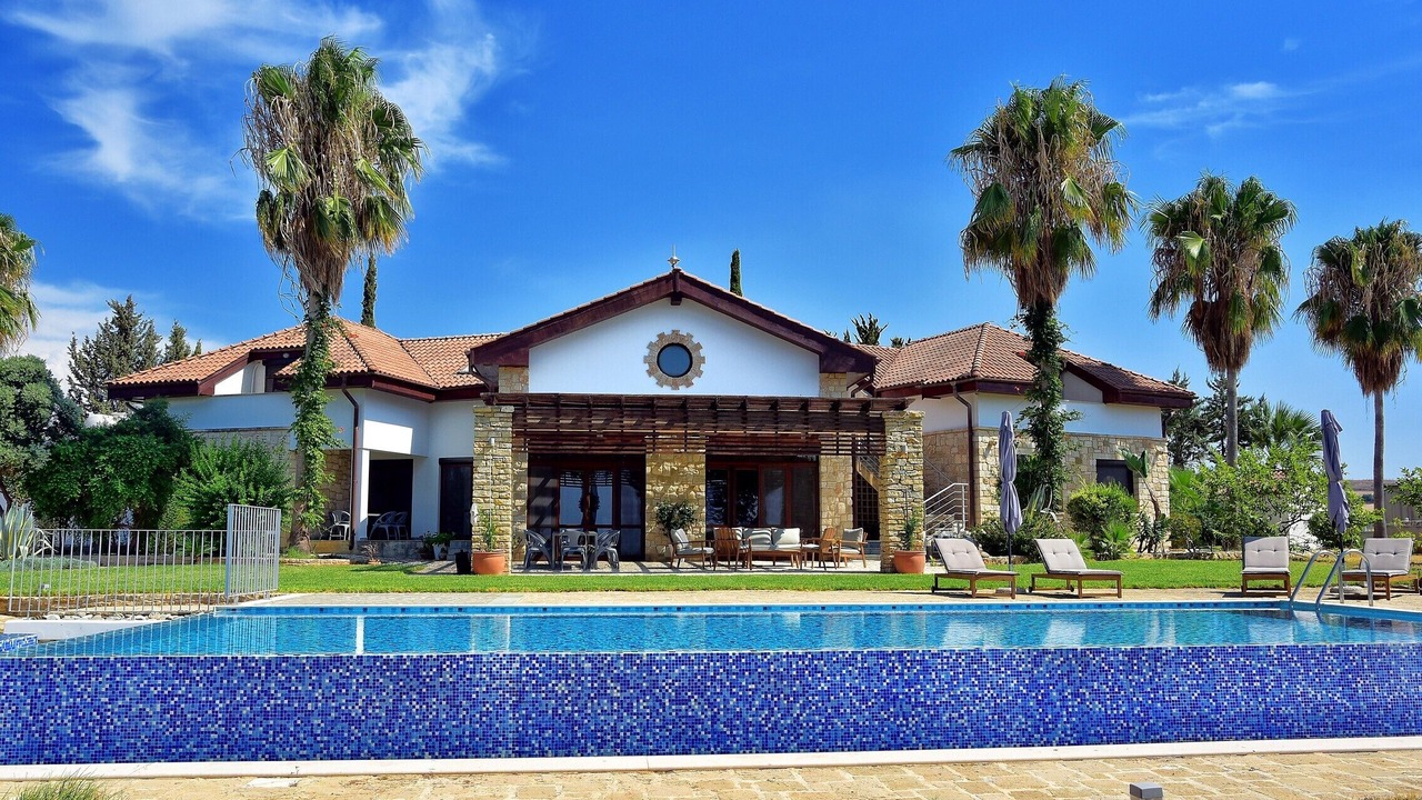 Photo of Outdoor in Polis