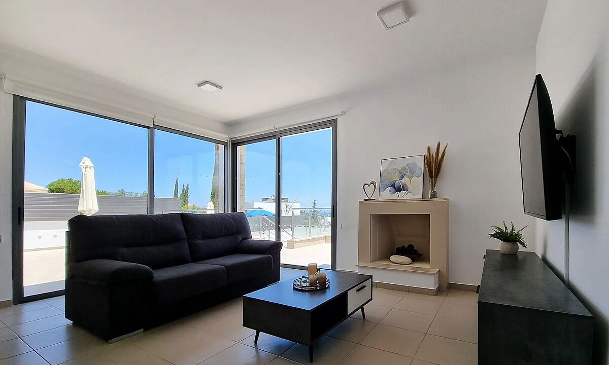 Photo of Livingroom in Latchi