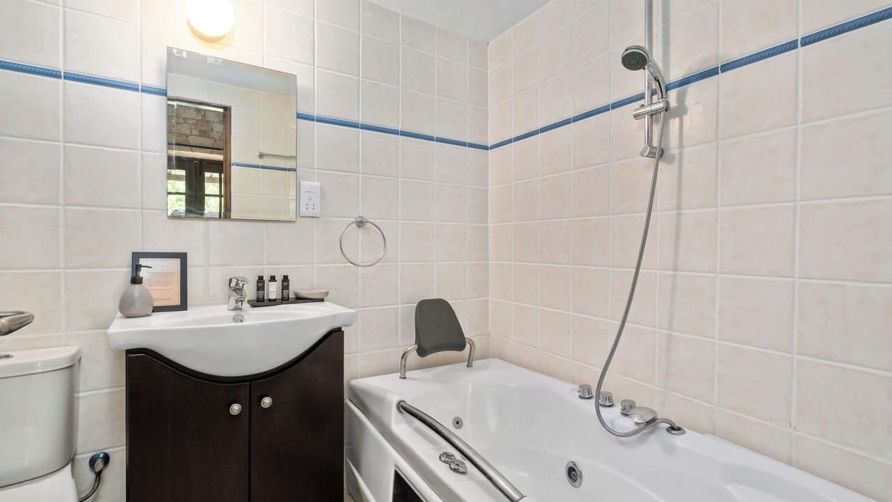 Photo of Bathroom in Ineia