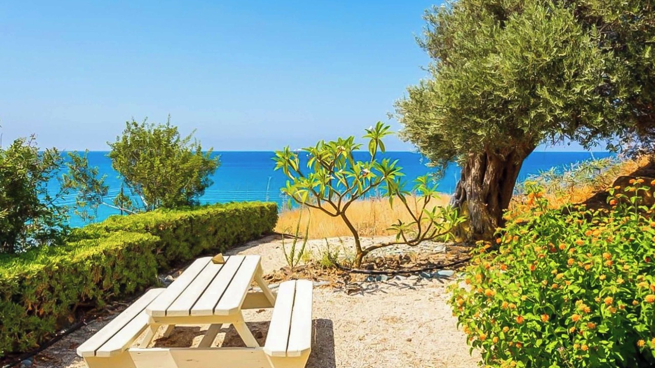 Photo of Outdoor in Pomos