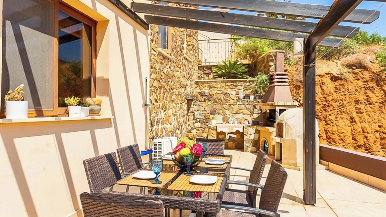 Photo of Outdoor in Pomos