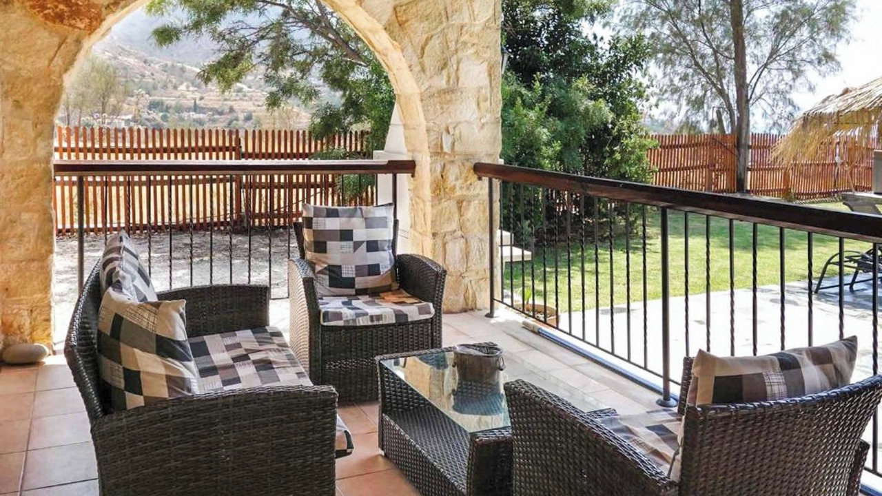 Photo of Patio Balcony in Pomos