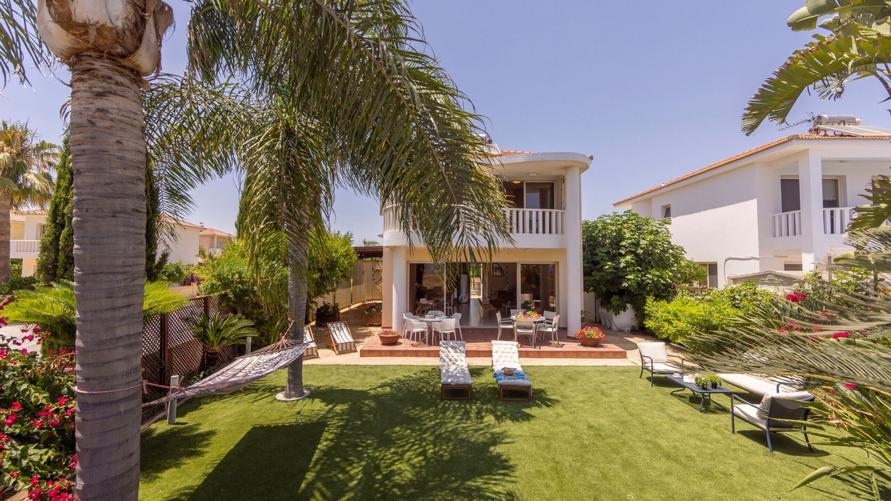 Photo of Outdoor in Pervolia