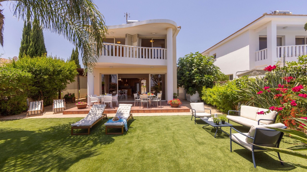 Photo of Outdoor in Pervolia