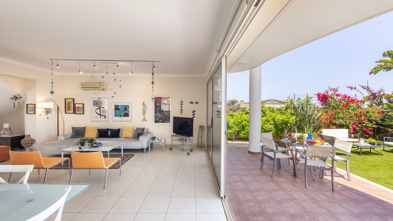 Photo of Livingroom in Pervolia