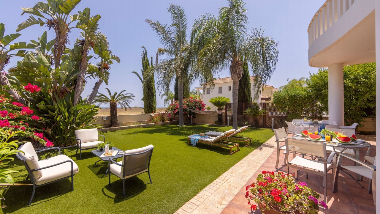 Photo of Outdoor in Pervolia