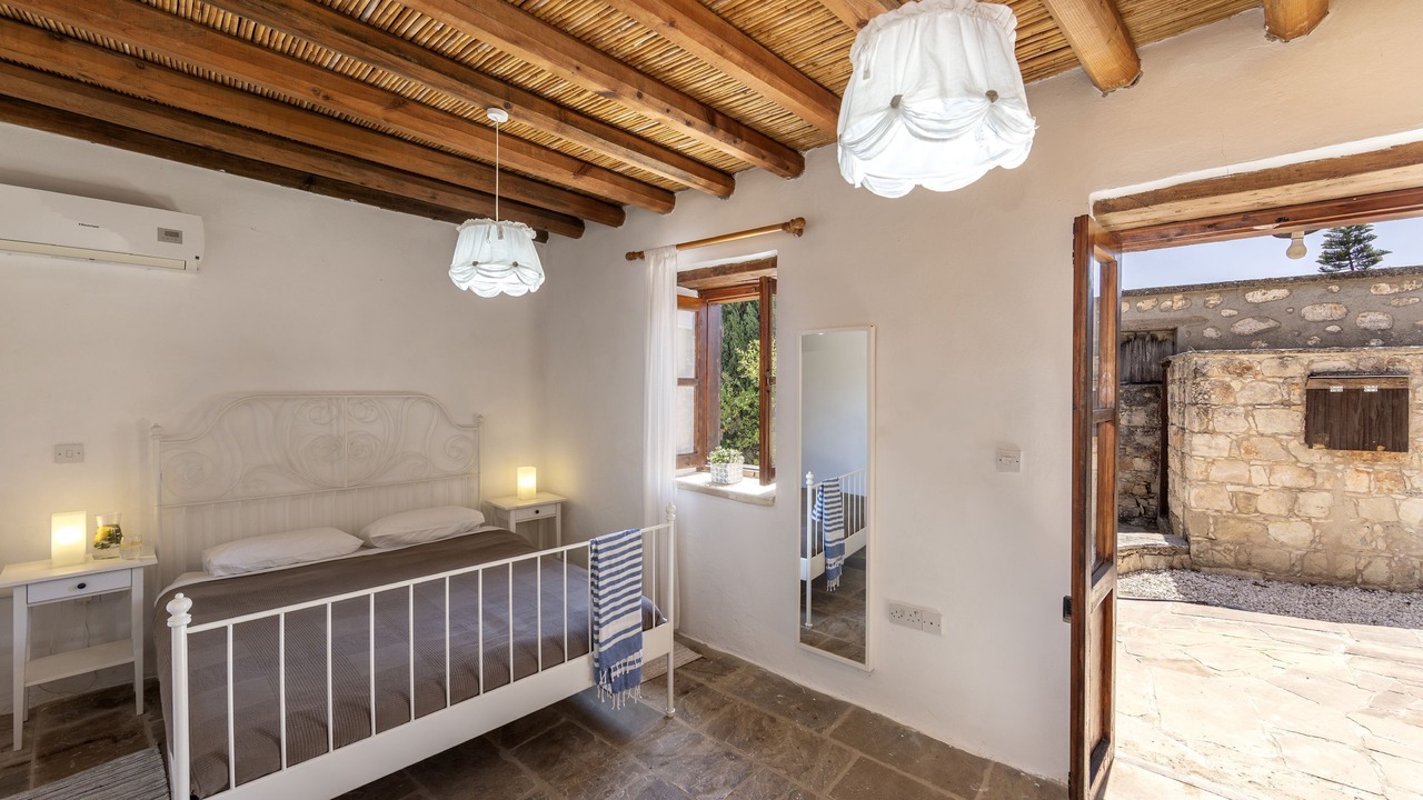 Photo of Bedroom in Droushia