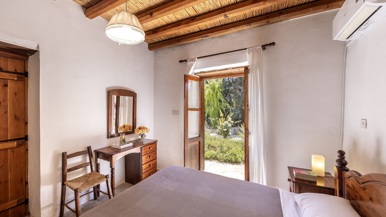 Photo of Bedroom in Droushia