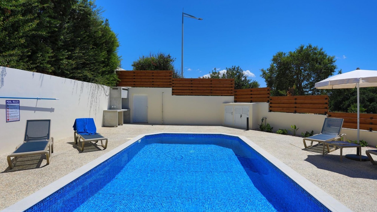 Photo of Outdoor in Meladeia