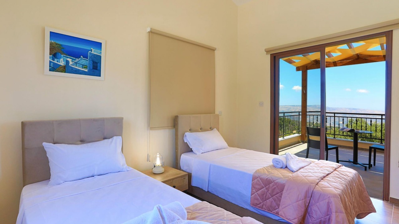 Photo of Bedroom in Meladeia