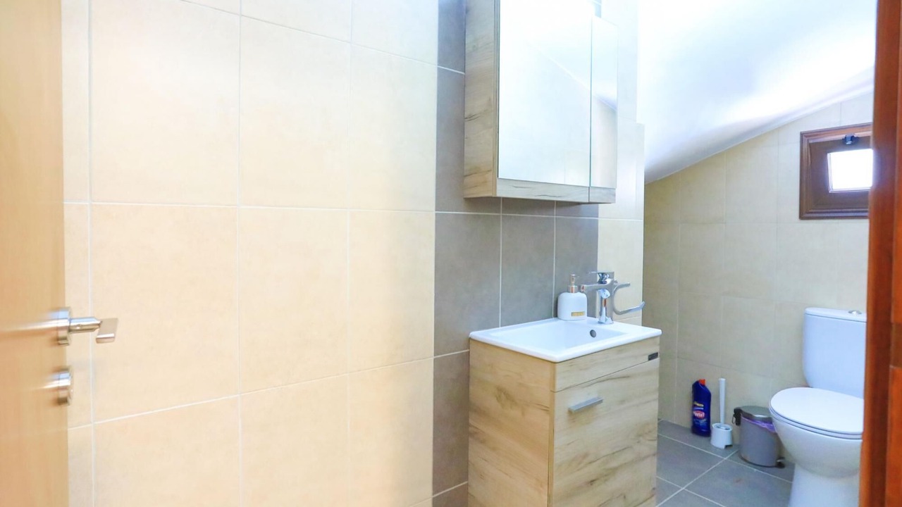 Photo of Bathroom in Meladeia