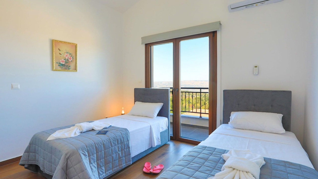 Photo of Bedroom in Meladeia