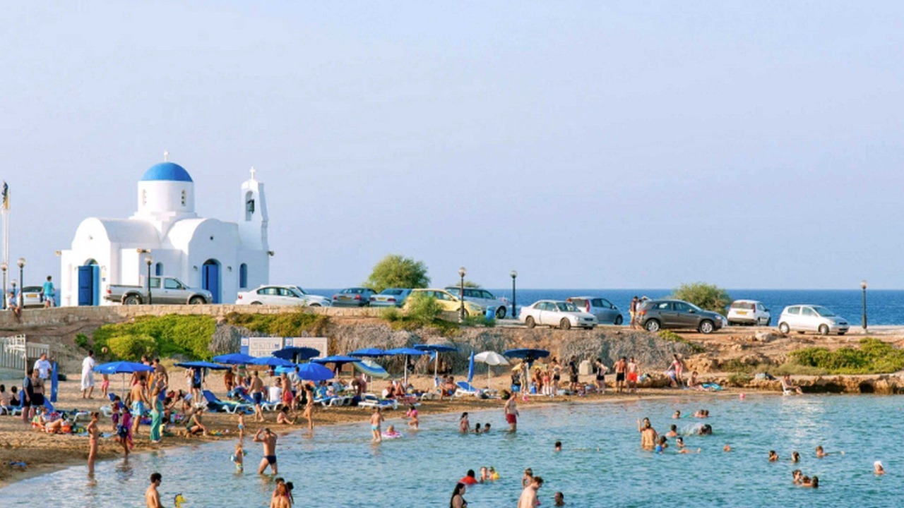 Photo of Others in Pernera