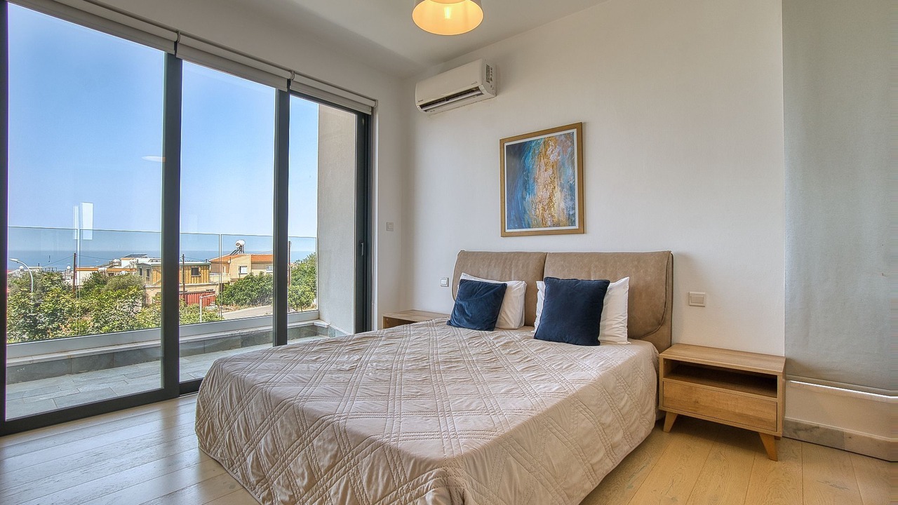 Photo of Bedroom in Emba