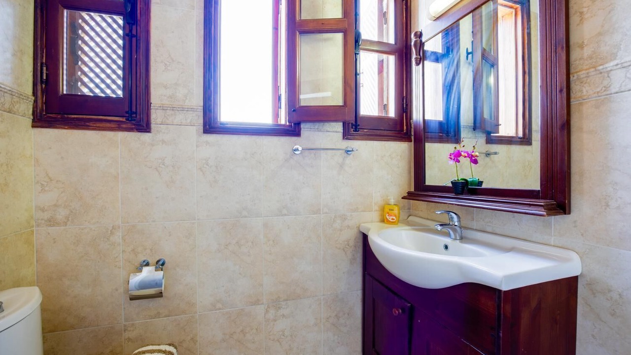 Photo of Bathroom in Peristerona