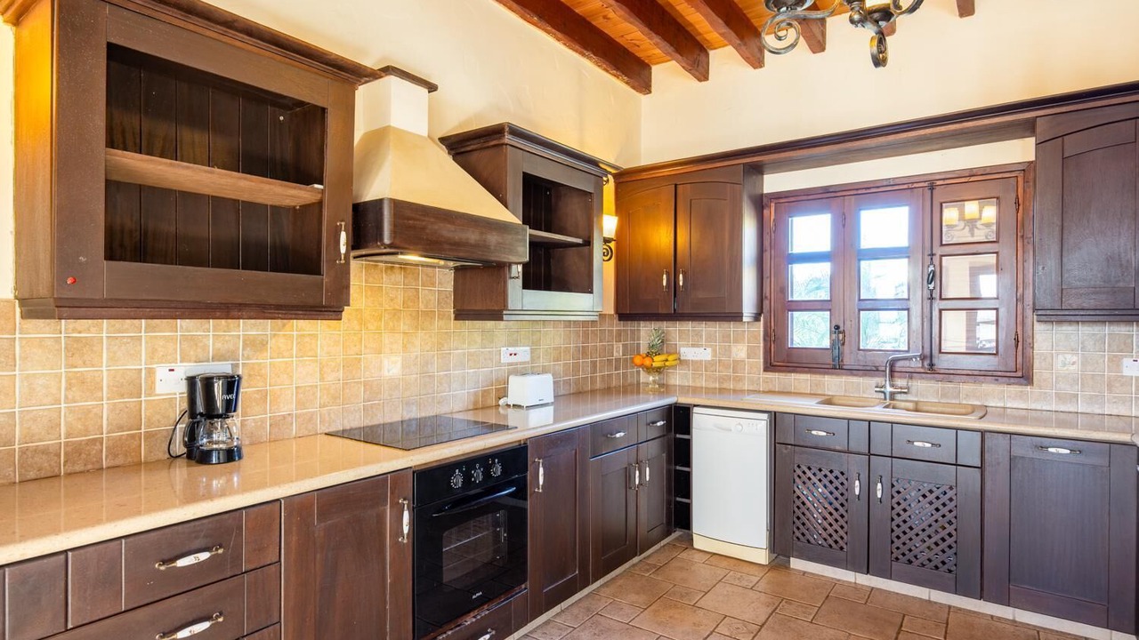 Photo of Kitchen in Peristerona