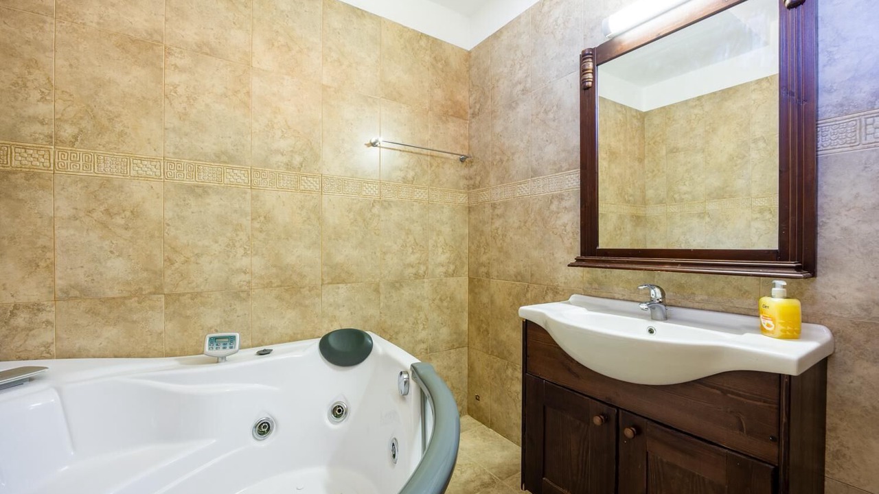 Photo of Bathroom in Peristerona