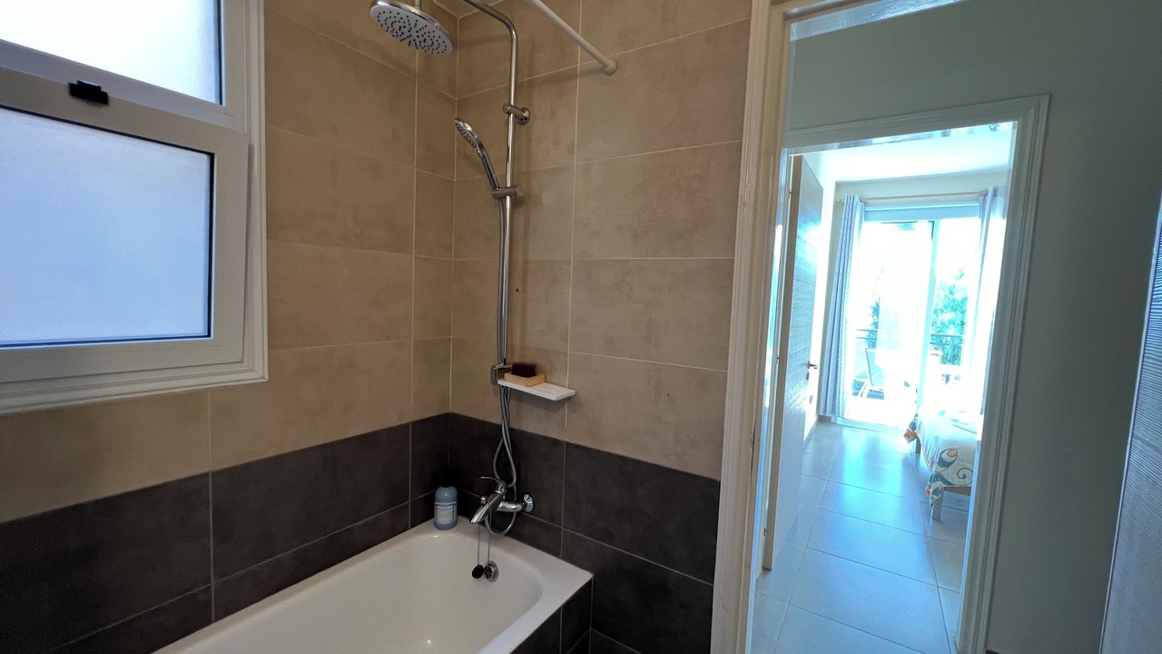 Photo of Bathroom in Polis