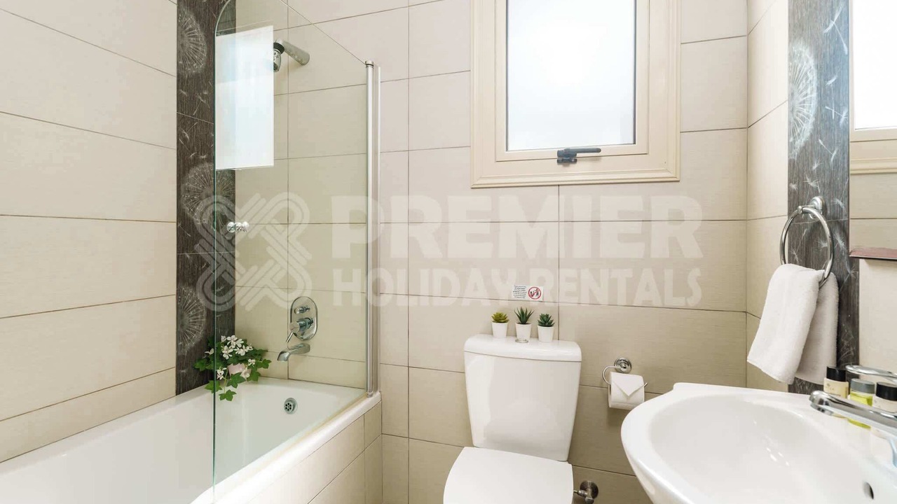 Photo of Bathroom in Pernera