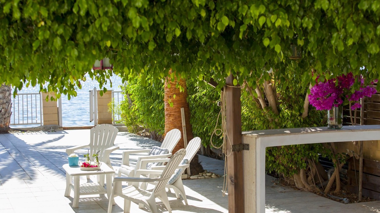 Photo of Patio Balcony in Meneou