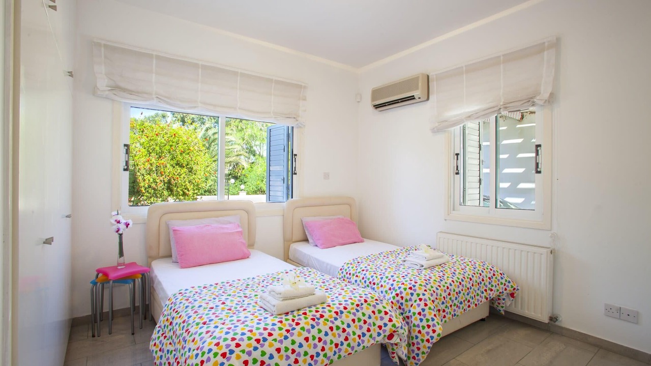 Photo of Bedroom in Meneou