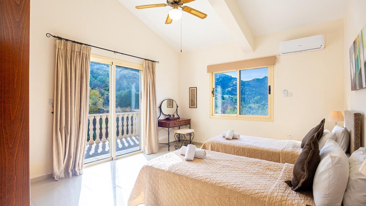 Photo of Bedroom in Pachyammos