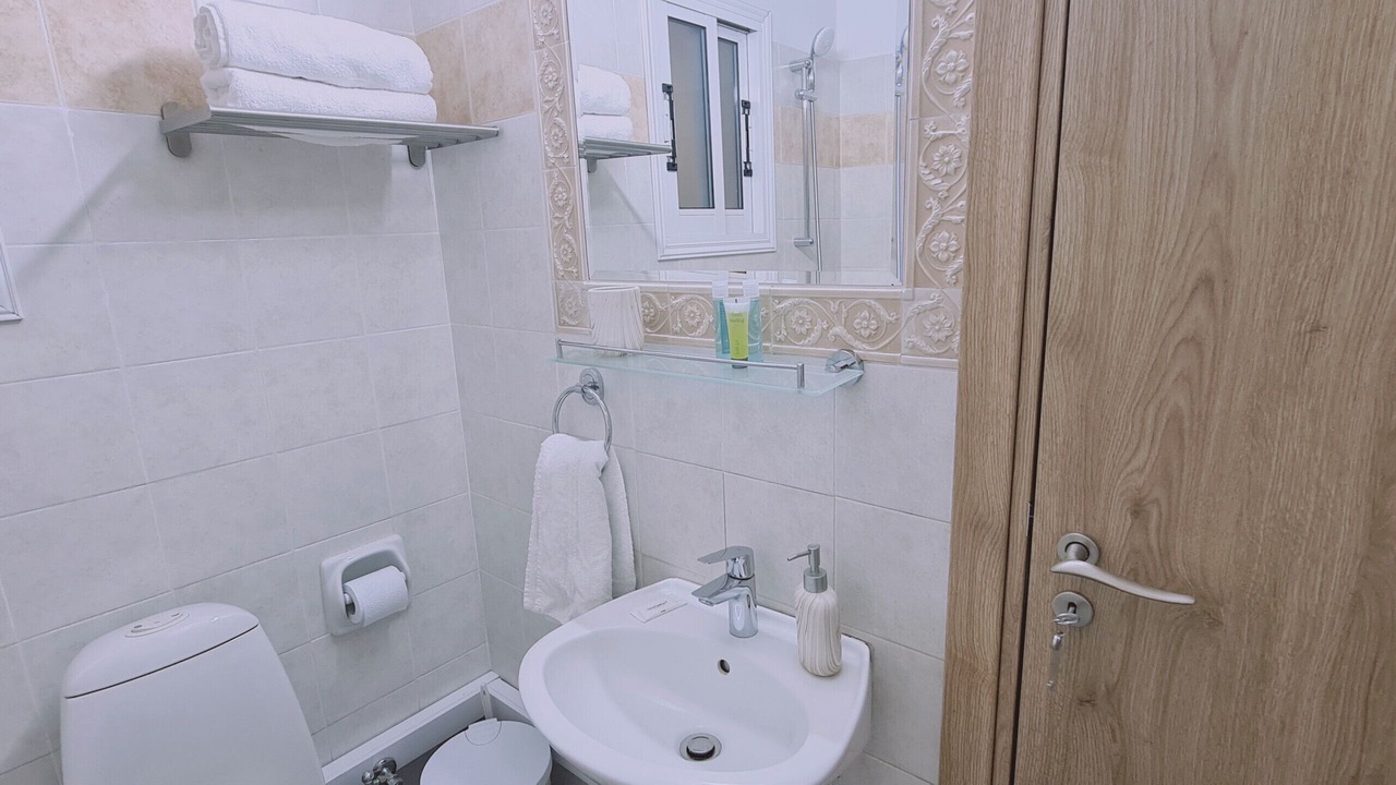 Photo of Bathroom in Neapolis