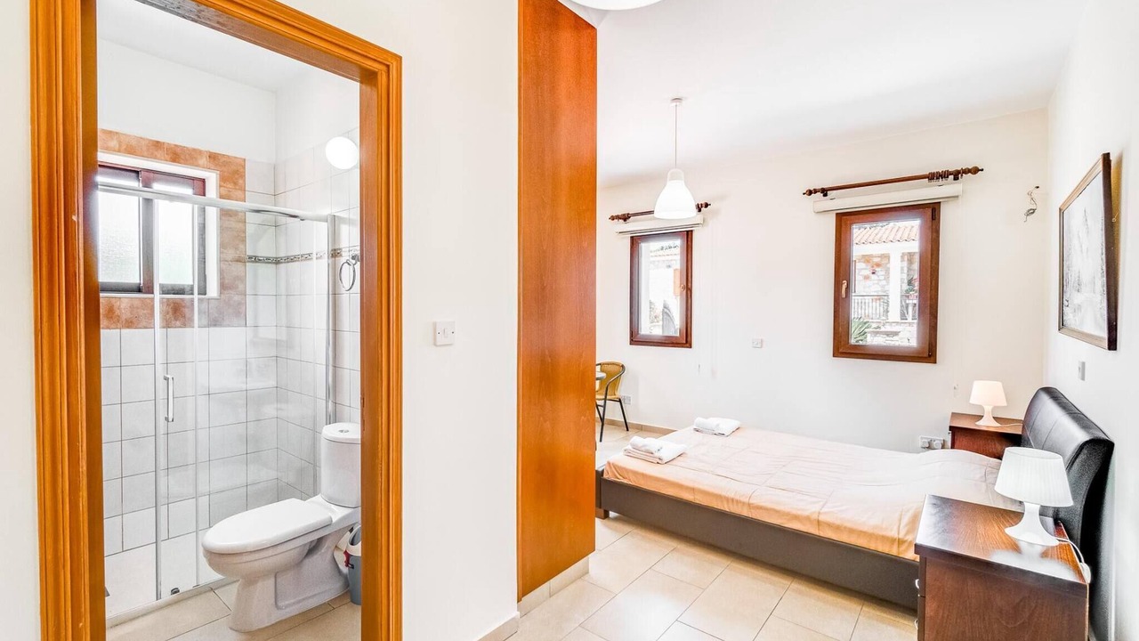 Photo of Bathroom in Droushia