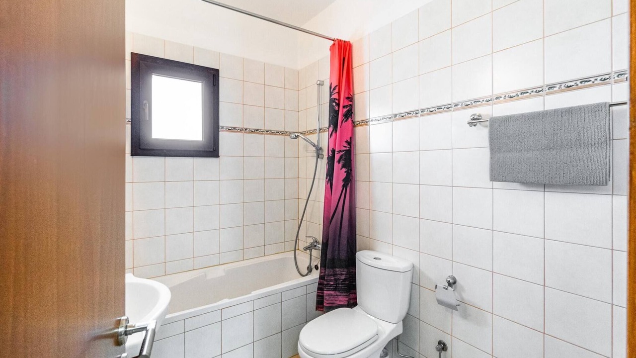 Photo of Bathroom in Droushia