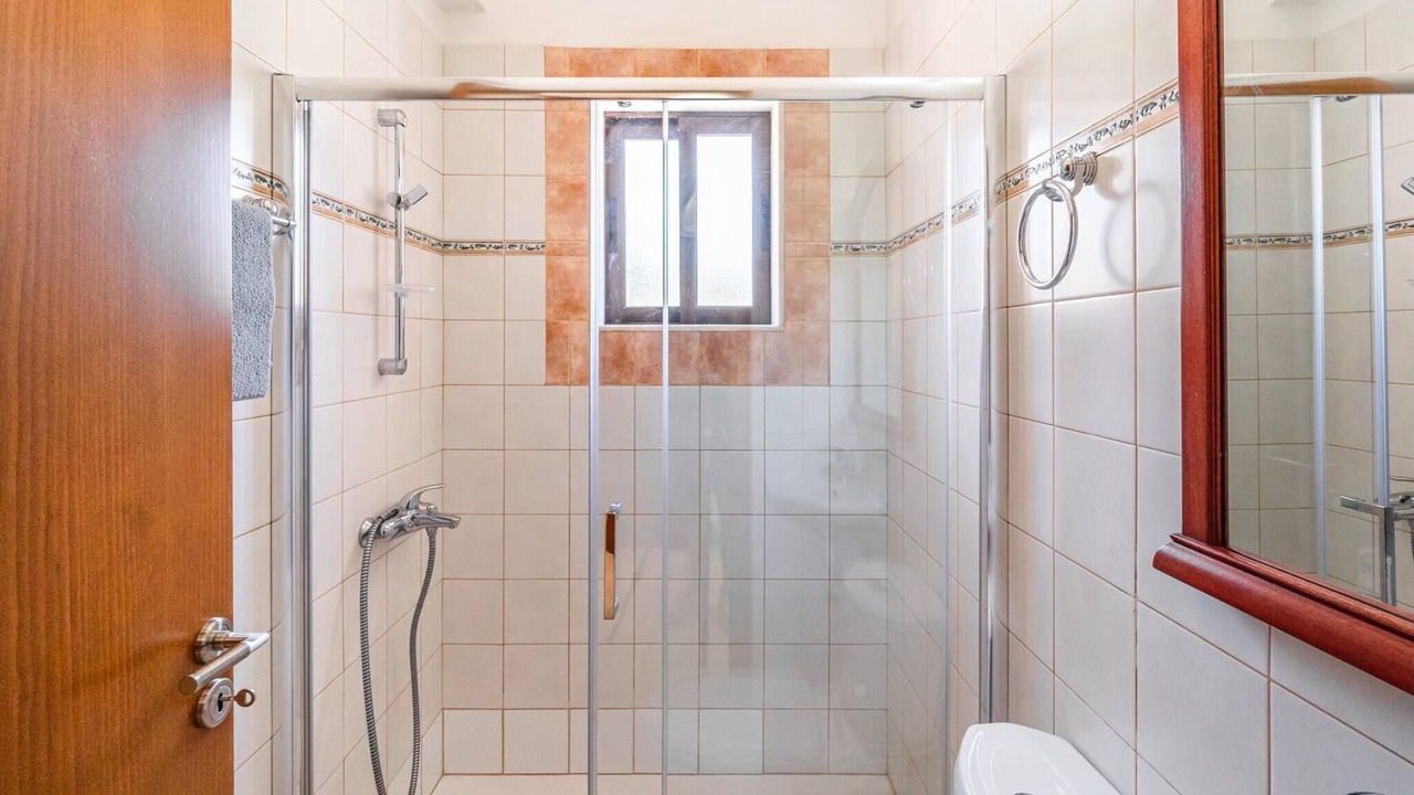 Photo of Bathroom in Droushia