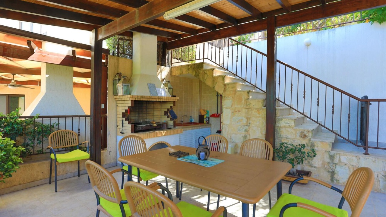 Photo of Outdoor in Latsi