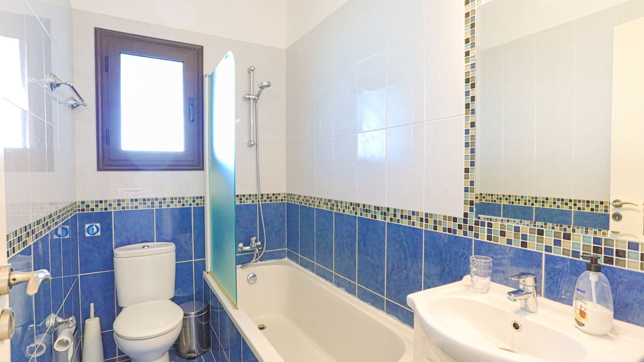 Photo of Bathroom in Latsi