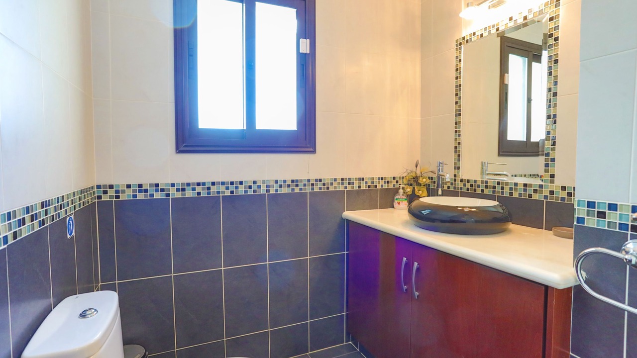 Photo of Bathroom in Latsi