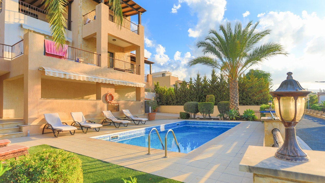 Photo of Outdoor in Latsi