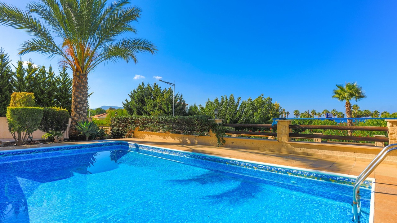 Photo of Outdoor in Latsi